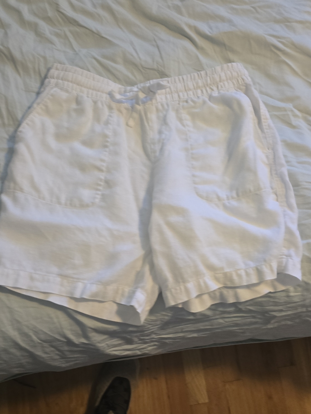 Garnet Hill White Linen-Blend Elastic Waist Shorts